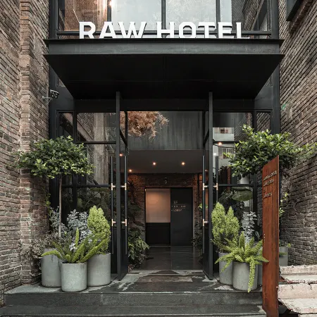 RAW HOTEL