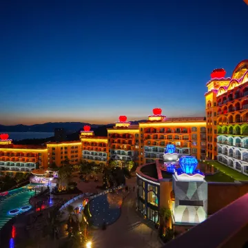 Fuxian Lake Dolphin Bay Hotel (Cambrian Town Flagship Store)