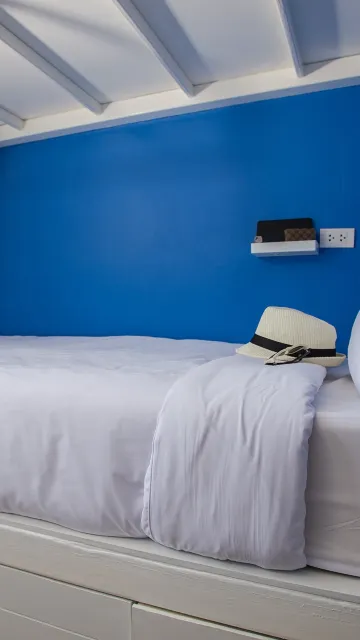 เตียงในหอพักหญิง 6 เตียง