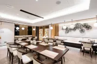 REZEN LONGUU Hotel (Maoming Xinyi Educational City Liuyun Pavilion Sightseeing Tower) - Morgenmad