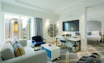 The Parisian Macao