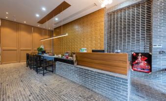 Jianghu Hot Spring Hotel (Yichun Wentang Town)