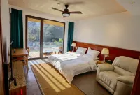 Home stay for artists