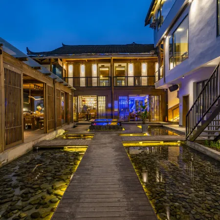 Fanjing Mountain also likes B & B