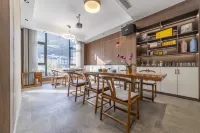Cloud RAINBOW· Monet Garden · Stream Tracing Resort Homestay - sarapan