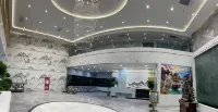 バイ輝煌ホテル - 駐車場