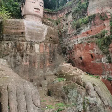 Xinzun Hotel (Leshan Station Jiaxing Road Food Street Store)