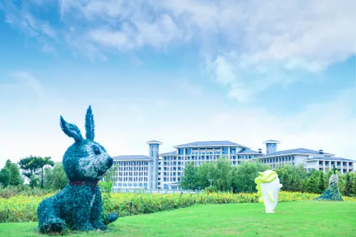 Jingwan Hotel Hotels in Honghu