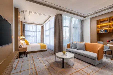 Poltton International Service Apartments (Zhuhai Gongbei Port Fuhuali)