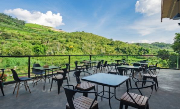 Yiliang Colorful Dreamland Homestay