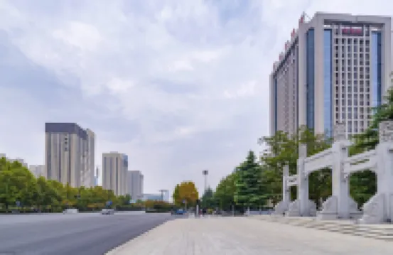 Lotang Hotel (Luoyang Baolong City Plaza store)