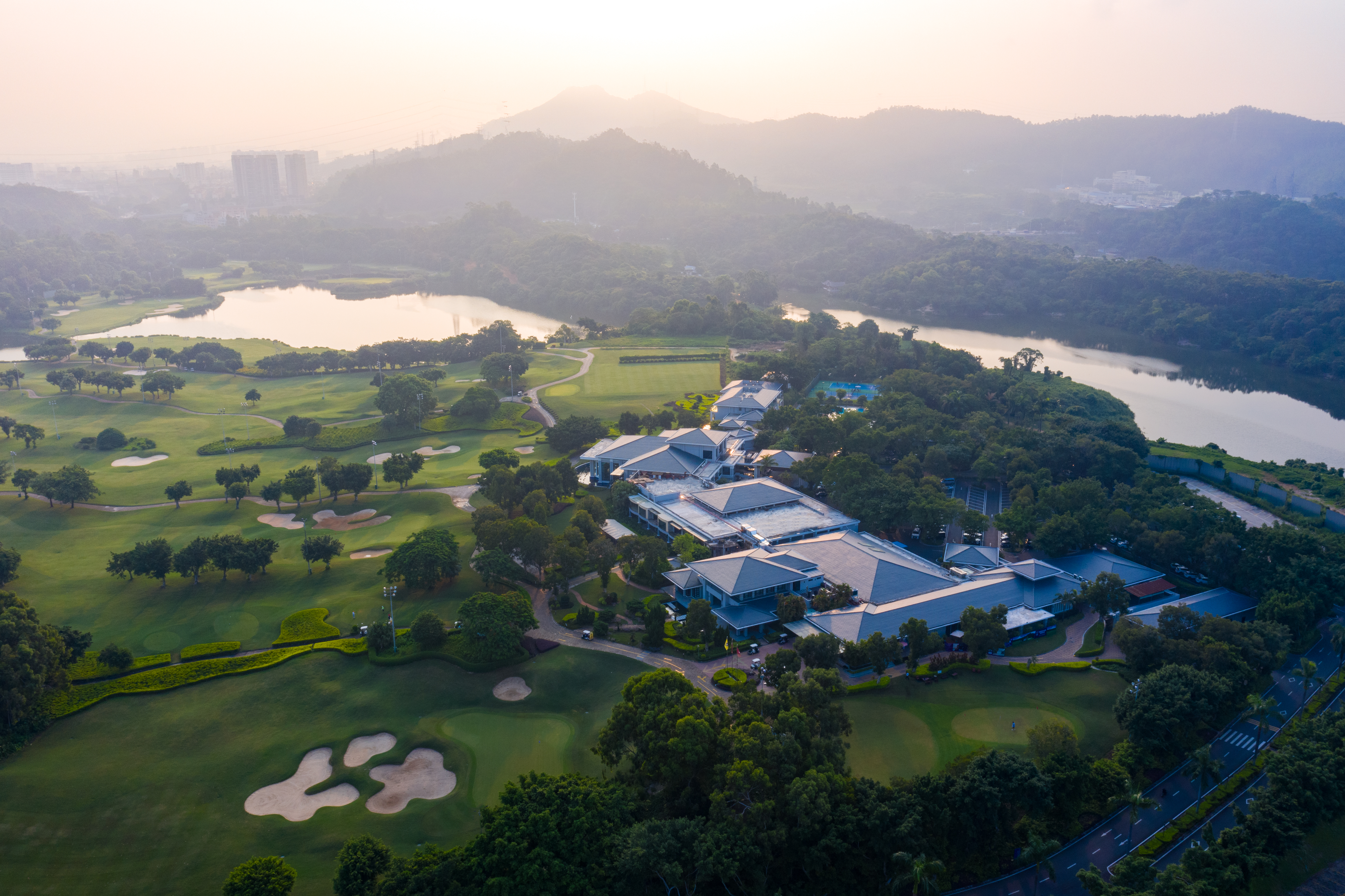 Long Island Golf & Private Resort Hotel Over view