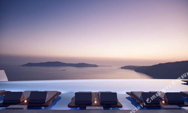 Cavo Tagoo Santorini