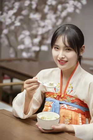 Stranger Light Residence Hotel (Shangqiu Wanda Plaza Store) Отели рядом с достопримечательностью «Shangqiu Polytechnic (Shenhuo Avenue)»