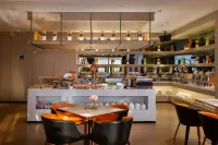 Paco Hotel (North Square Branch of Maoming HSR Station)