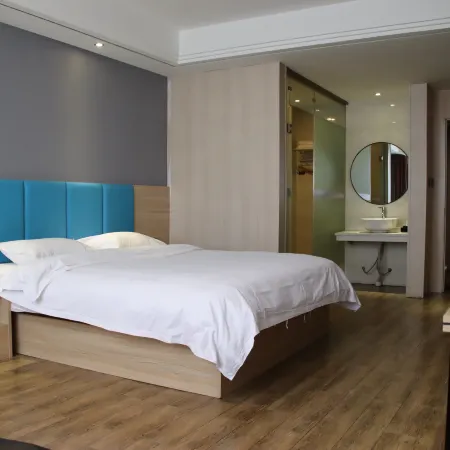 Jichu Chain Hotel Huarong Huarong Avenue
