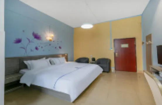 Azure Cloud Sea Apartment (Shenzhen Shantou Cooperation Zone Branch)