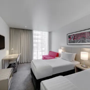 Travelodge Hotel Melbourne Docklands Отели в г. Доклендс