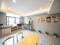 如家睿柏·雲飯店（東陽人民路輕軌站店）