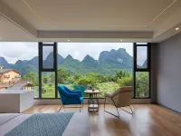 Minghu Juzhu B&B (Yangshuo Yulonghe Scenic Area) Hotels near Yulong River