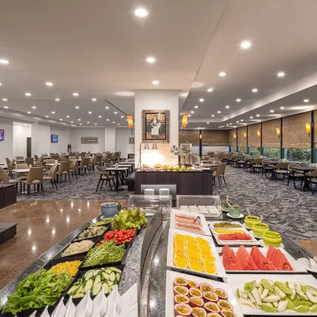 Lakeshore Hotel Metropolis I