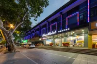 Holiday Indigo Hotel Hotel dekat Bianyimen Relic Site