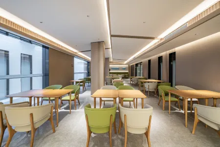 JI Hotel (Shanghai Xinjinqiao Road Branch) Отели рядом с достопримечательностью «ChaoYnnAn Buddhist Nunnery»