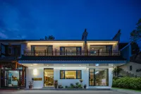 Jiuhuashan Township Yu Homestay (Meat Body Palace Branch) 주룽 사원 주변 호텔