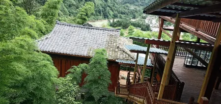 Tianquan Zihuangyuan Homestay Отели рядом с достопримечательностью «Erlang Mountain National Forest Park»