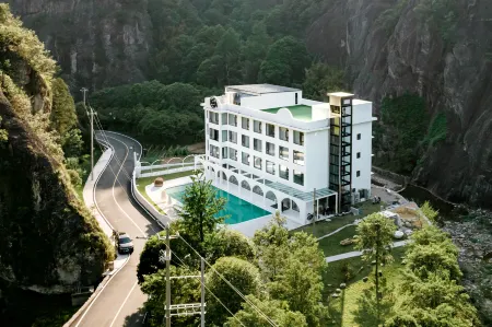 Jiangshanli Resort Отели рядом с достопримечательностью «Yongjia Academy»