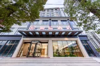 Chuxiong Lanchen Hotel - parking