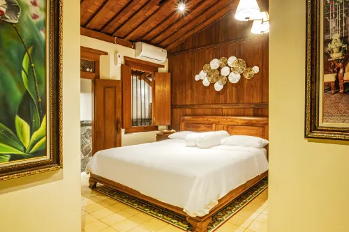 nDalem Kartowikoro 1835 Hotel di Pasar Kliwon