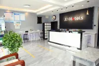 Junyi Hotel (Pingliangyi Gansu Medical College Branch)