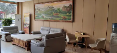 Zhouzhi Jiahua Business Hotel Отели в г. Чжоучжи