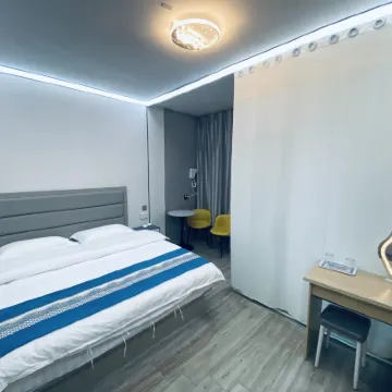 shengfeng Hotel Отели рядом с достопримечательностью «Технический музей в Хоуэй»