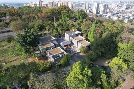 Zigong Wangshanli Private Tang Bieyuan Отели в г. Цзыгун