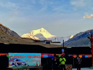 Everest Base Camp Yueke Home oxygen supply viewing tent