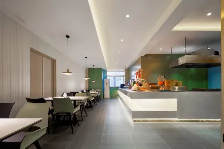 Maiting Platinum Hotel Отели рядом с достопримечательностью «Anhui Technical College of Industry and Economy (West Area)»