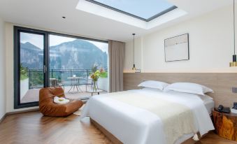 Enshi Jiujiu Homestay (Grand Canyon Tourist Center Store)