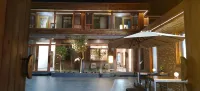 Zhuyin Qingfeng Guesthouse 화궈산/화과산 관광단지 호텔