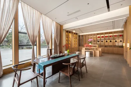 Rezen Hotel Kun Ming (Yunda West Road) Отели рядом с достопримечательностью «Kunming University»