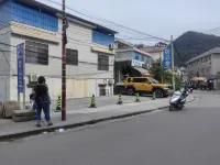 Juxian College hotel - parking