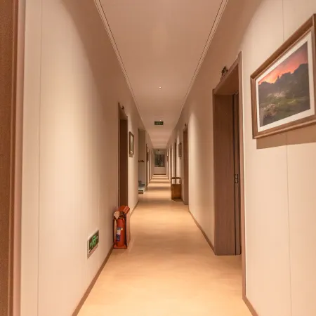 Gaxiu Yungu Hotel
