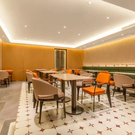 Starway Hotel (Aksu Jinlan Square)