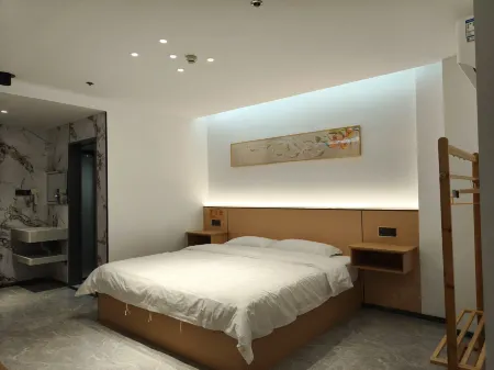 Haoyou Homestay Отели в г. Бадун