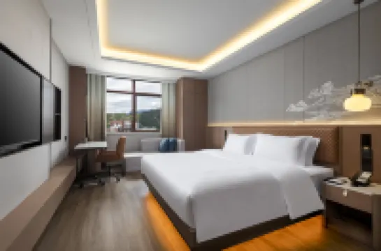 Days Hotel by Wyndham (Zhangjiajie 72 Wonder Tower Scenic Area)