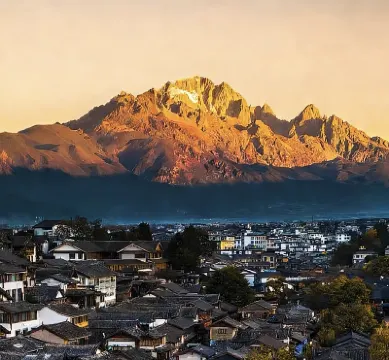 China Lijiang Ancient Town Artistic Suite Hotel Hotels near Loyalty Arch