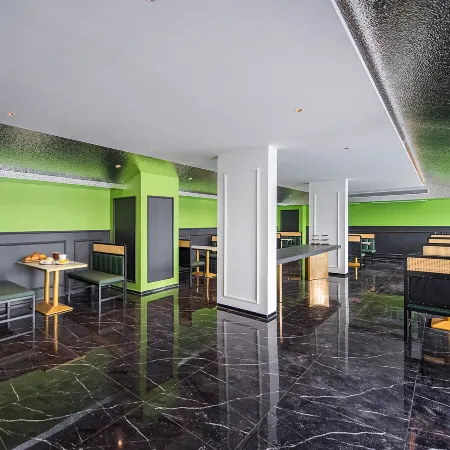 Orlan Café & Bar Homestay