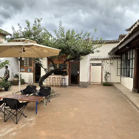 DaLi Plum Tree Homestay