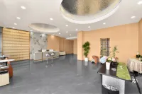 Jinshan International Hotel (Xingyi High-Speed Railway South Station Wanfenglin Airport) - vue sur la montagne